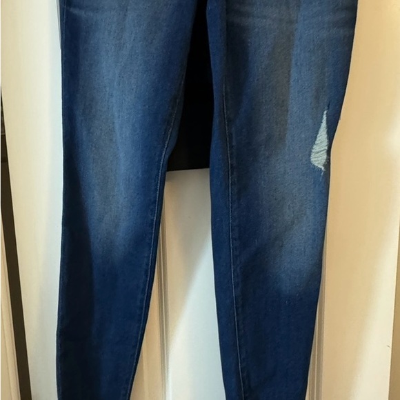Women's NWT Maternity Blue Jeans - Picture 1 of 8